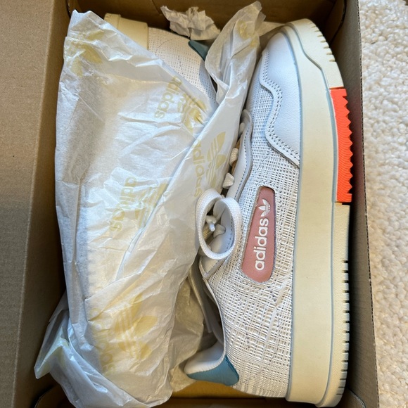 *Sold* Adidas sneakers. Never worn - Picture 9 of 12